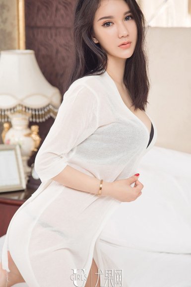 皇马中场人才济济 魔笛克罗斯虽亮眼 但关键一人却是他？：db