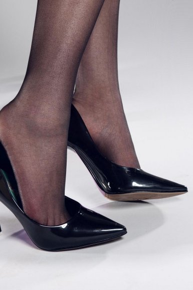 初学化妆如何画裸妆 菜鸟5步画出伪素颜美肌|db真人网页版